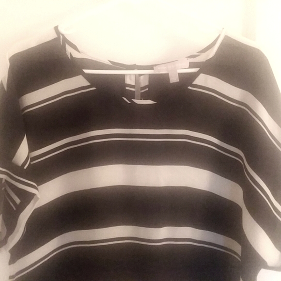 Banana Republic Short-Sleeved Top - Picture 2 of 9